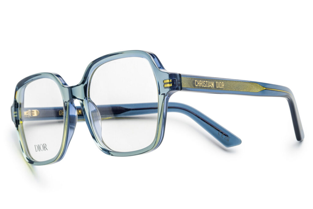 Über uns 2 Über uns 1