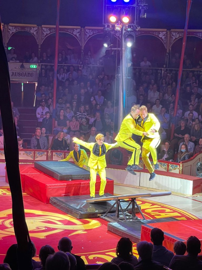 Circus-Theater Roncalli • Zwischen Nostalgie und Moderne 15