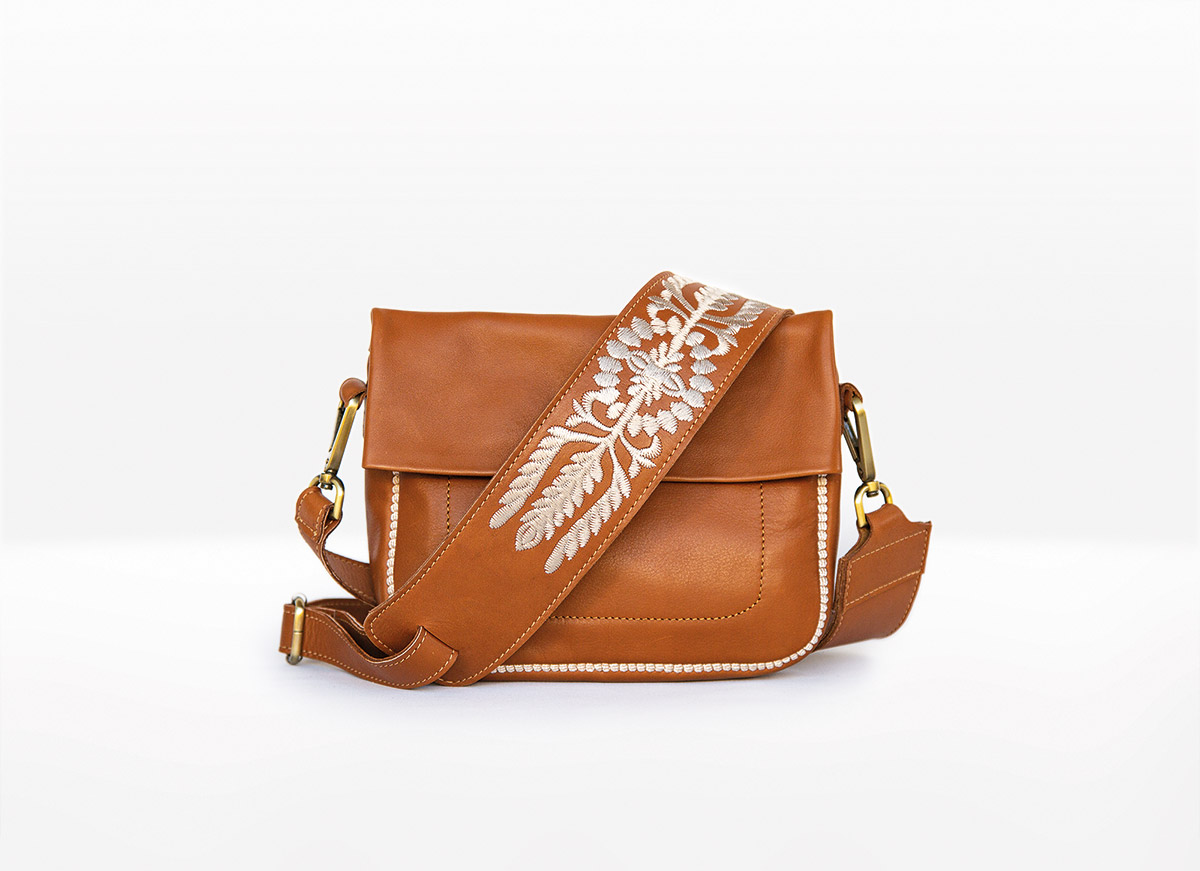 BAG_SARMA_SMALL_COGNAC_01