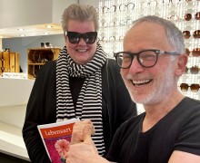 Brillen-Galerie Köln & Lebensart Glückliche Gewinnerin