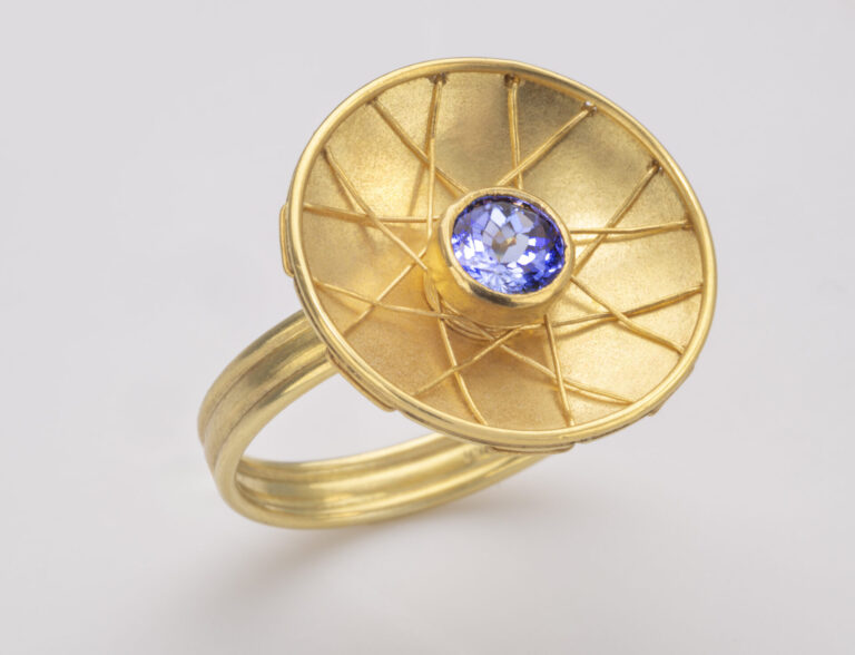 JULIA LANGE GOLDSCHMIEDE • Stacking Together 4 JULIA LANGE GOLDSCHMIEDE • Stacking Together 3