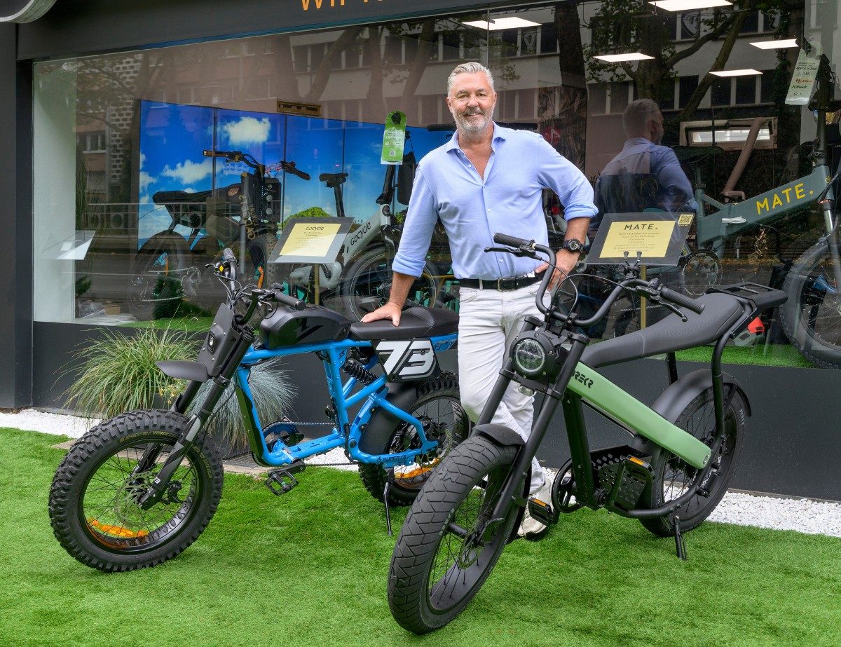 Luxury Gadgets • Electric Rider