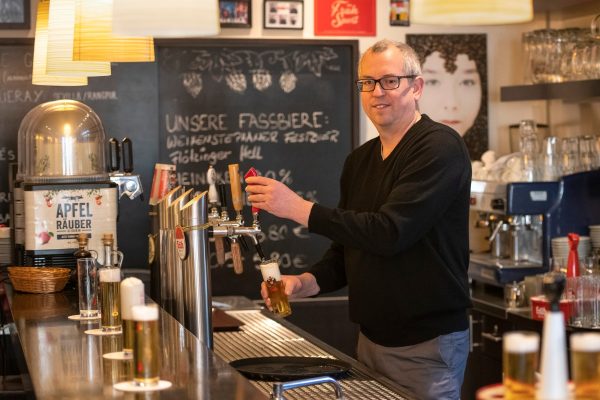 Alt Poller Wirtshaus• Prost, ohne Promille!