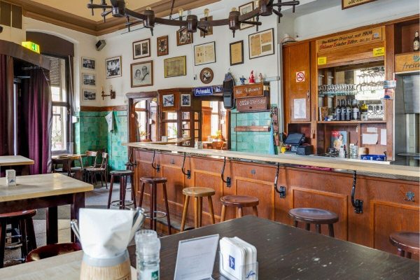 Brauhaus Stüsser • Kölner Köbes-Kultur vom Feinsten