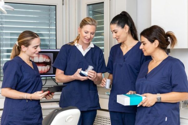 Dr. med. dent. Ines Graf • Smarte Zahnkorrektur Dr. med. dent. Ines Graf • Smarte Zahnkorrektur